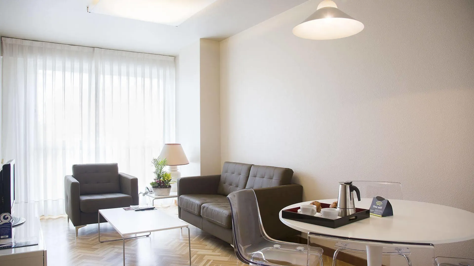Suites Sercotel Mirasierra Pamplona