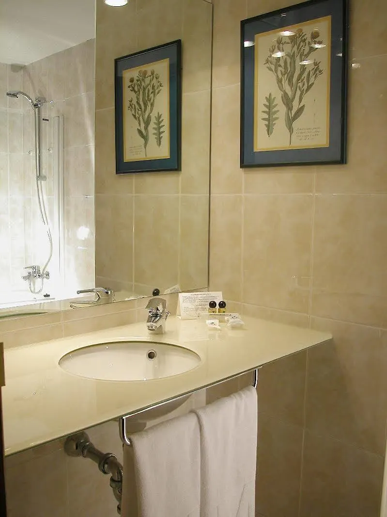 *** Apartahotel Suites Sercotel Mirasierra Pamplona España
